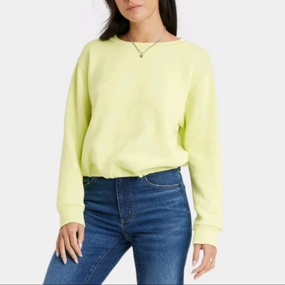 Universal Thread Women’s Bubble Hem Sweatshirt Green